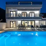 Neda Heated Pool, Hot-tub, Sauna, 3 Bedrooms فيلة Blato na Cetini