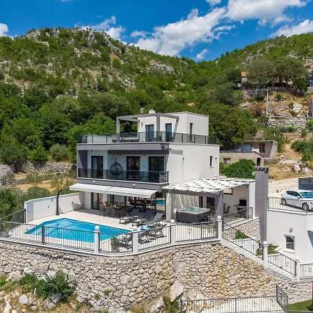 Neda Heated Pool, Hot-tub, Sauna, 3 Bedrooms Villa