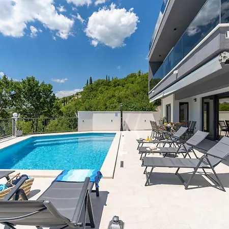 Neda Heated Pool, Hot-tub, Sauna, 3 Bedrooms Blato na Cetini
