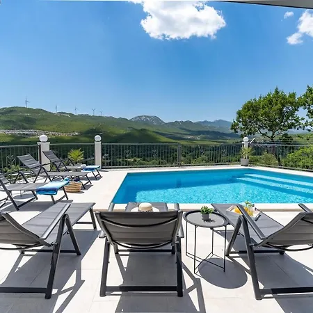 Neda Heated Pool, Hot-tub, Sauna, 3 Bedrooms
