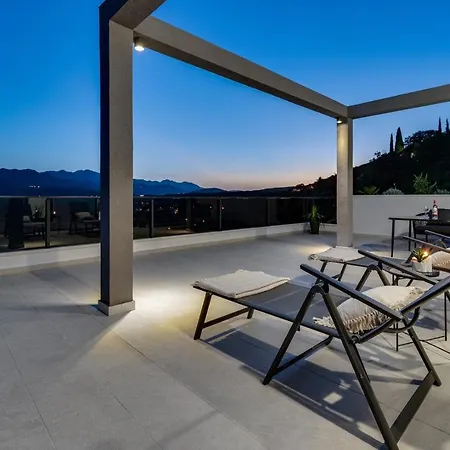 Villa Neda Heated Pool, Hot-tub, Sauna, 3 Bedrooms