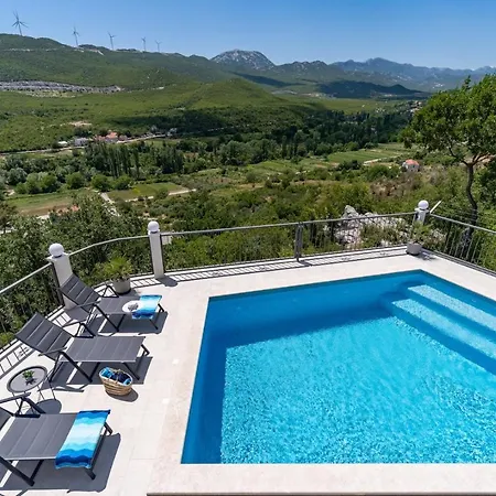 Neda Heated Pool, Hot-tub, Sauna, 3 Bedrooms